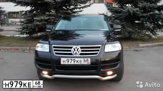 Фото автомобиля VOLKSWAGEN TOUAREG, 2005 — госномер К983ЕЕ177. Цвет: ЧЕРНЫЙ