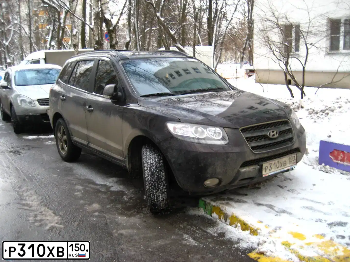 Фото автомобиля HYUNDAI SANTA FE, 2008 — госномер А807АЕ977. Цвет: ВИШНЕВЫЙ ТЕМНЫЙ