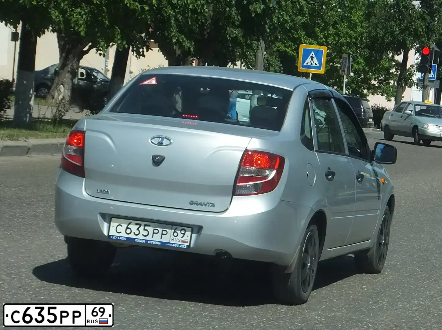 Фото автомобиля LADA 2190 GRANTA, 2014 — госномер С635РР69. Цвет: СЕРЕБРИСТЫЙ