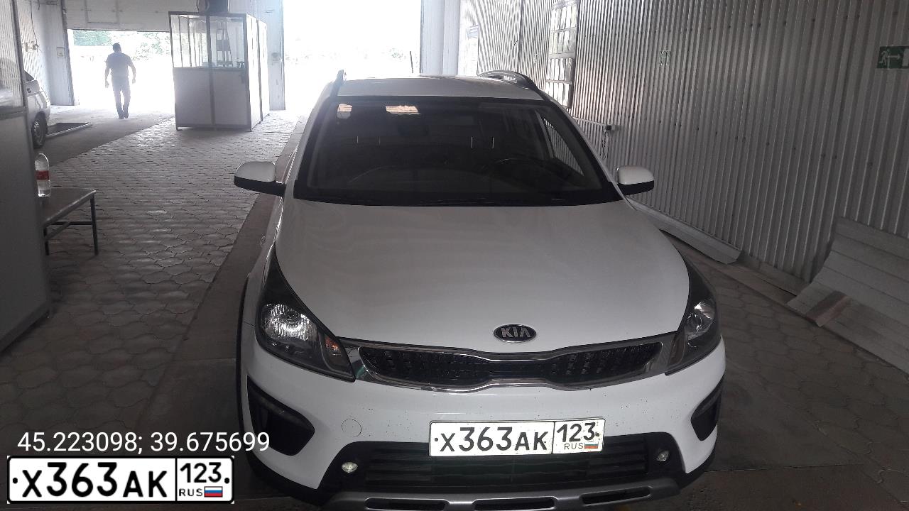 Фото автомобиля LADA LARGUS, 2013 — госномер А045АВ196. Цвет: СЕРО-БЕЖЕВЫЙ