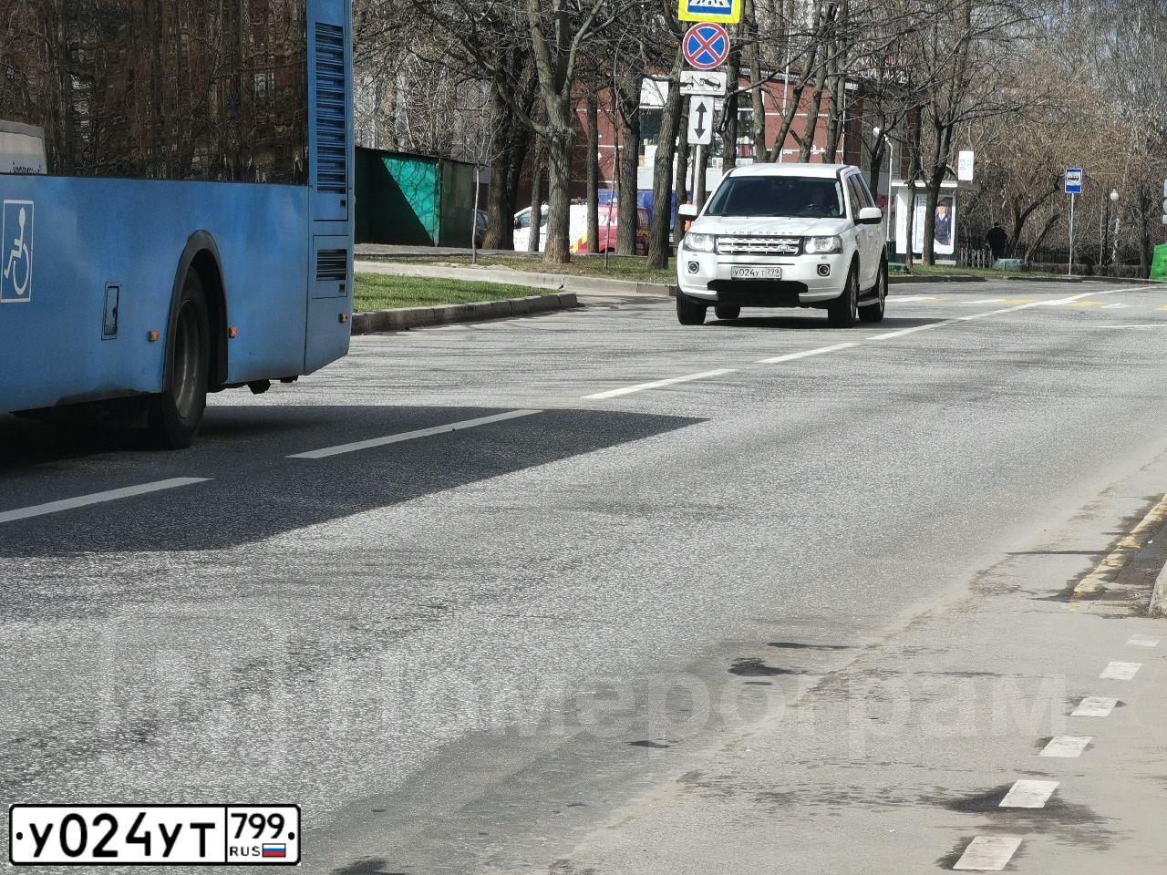 Фото автомобиля LANDROVER FREELANDER, 2014 — госномер В655АС750. Цвет: БЕЛЫЙ ЯРКИЙ