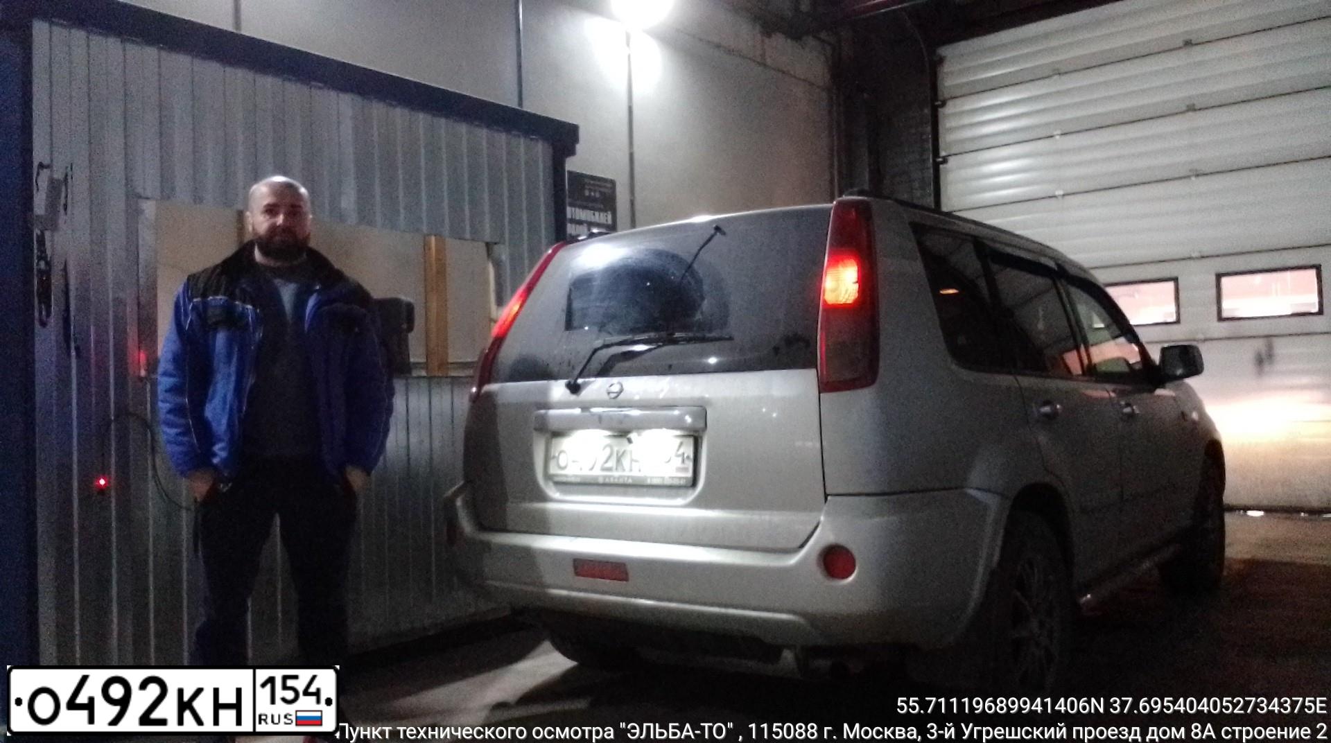 Фото автомобиля NISSAN X-TRAIL, 2006 — госномер О492КН154. Цвет: Серебристый