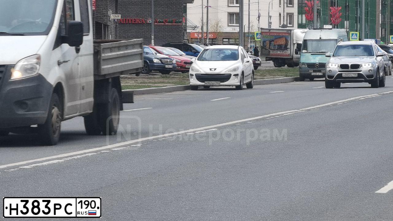 Фото автомобиля KIA RIO, 2012 — госномер Х590СА797. Цвет: Серебристый