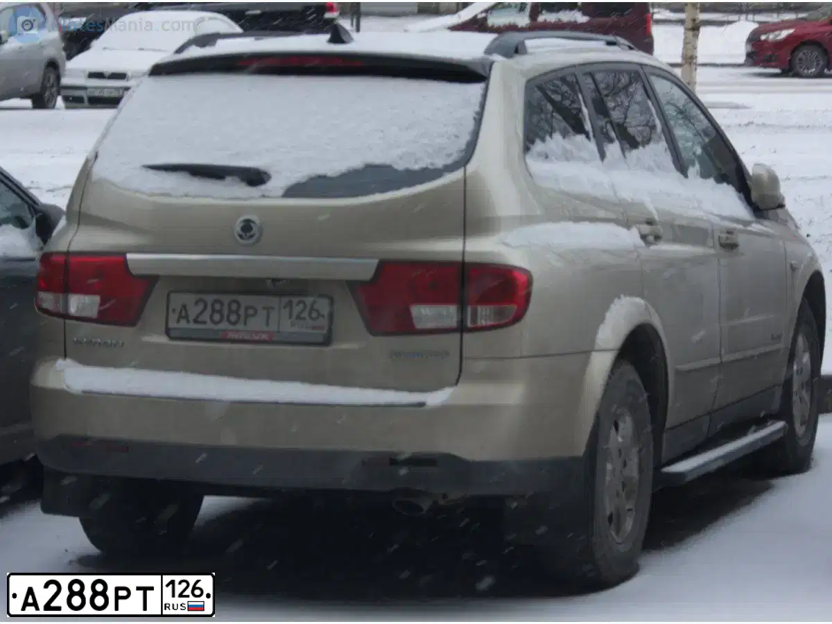 Фото автомобиля SSANGYONG KYRON, 2010 — госномер А288РТ126. Цвет: БЕЖЕВЫЙ