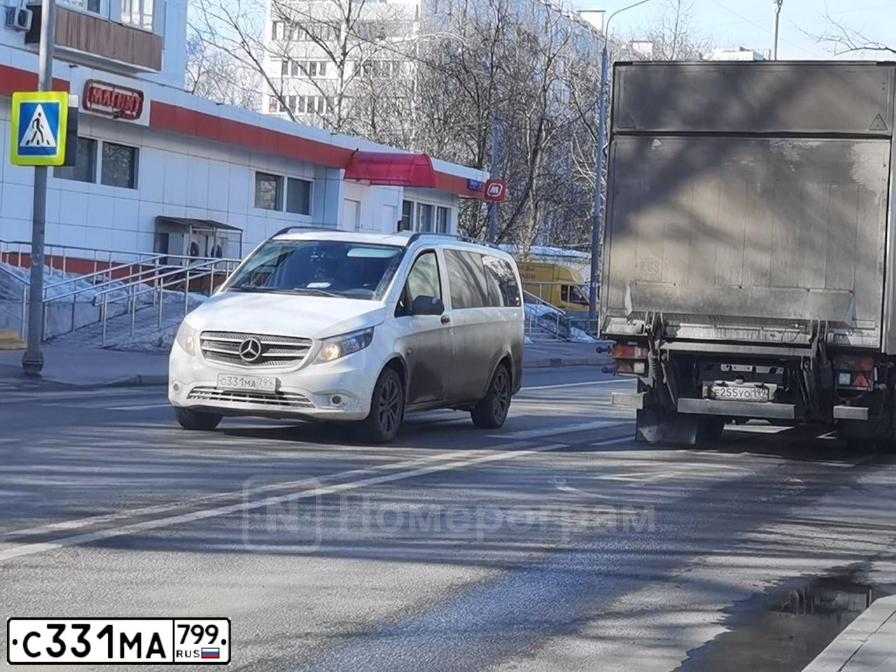 Фото автомобиля MERCEDES VITO, 2017 — госномер С331МА799. Цвет: Белый