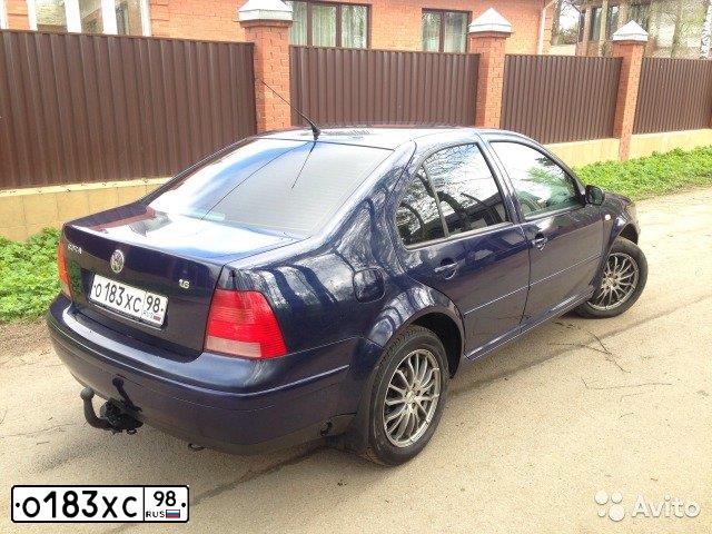 Фото автомобиля VOLKSWAGEN BORA, 1999 — госномер Е086ТТ53. Цвет: синий