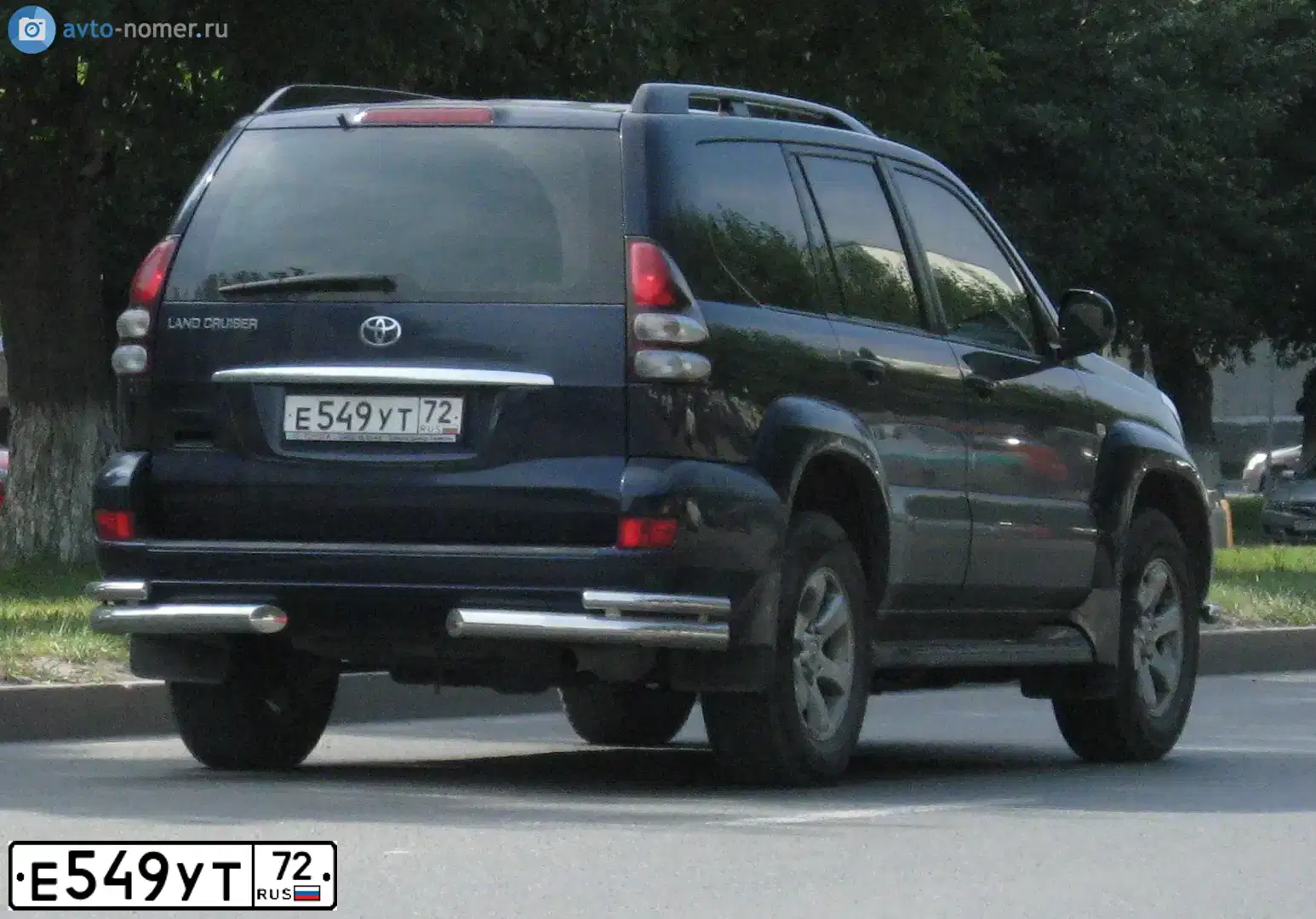 Фото автомобиля TOYOTA LANDCRUISER, 2007 — госномер Е549УТ72. Цвет: СИНИЙ