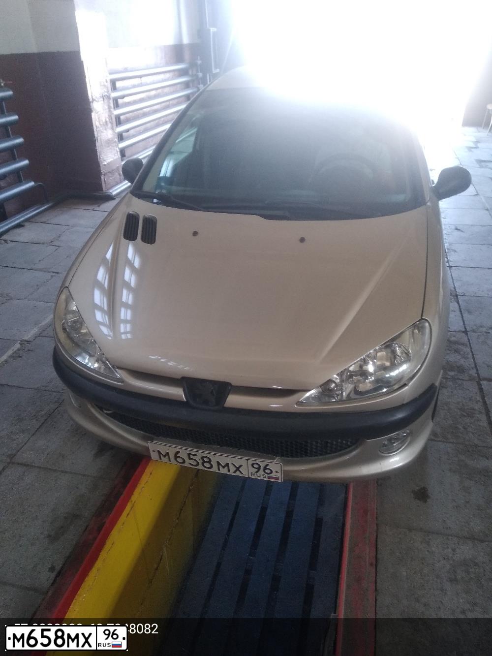 Фото автомобиля PEUGEOT 206, 2008 — госномер М658МХ96. Цвет: БЕЖЕВЫЙ