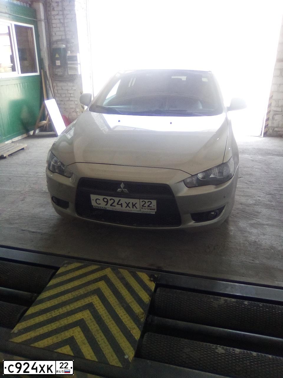 Фото автомобиля MITSUBISHI LANCER, 2008 — госномер В106СУ22. Цвет: БЕЖЕВЫЙ