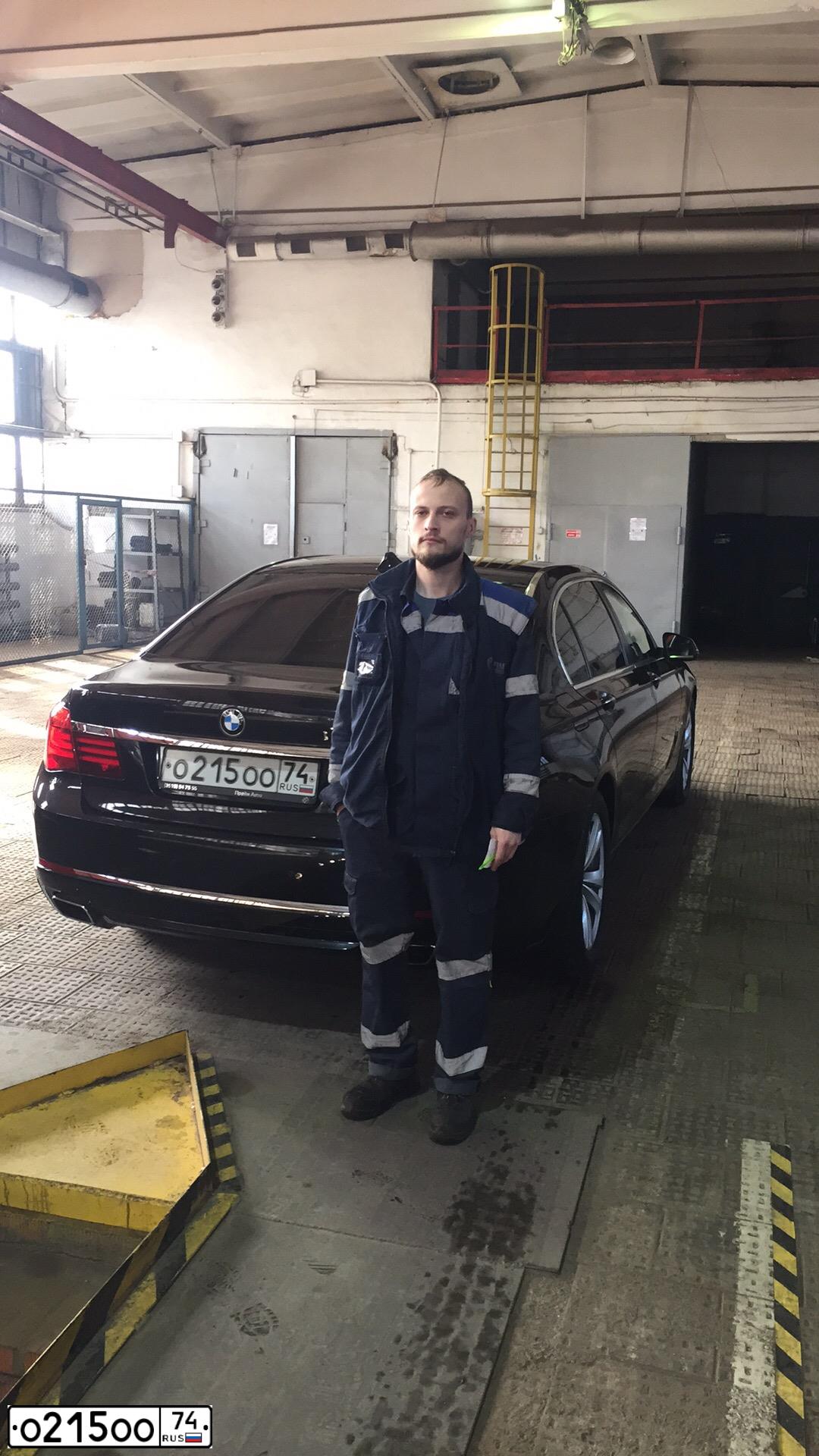 Фото автомобиля BMW W SERIE 7, 2013 — госномер О215ОО74. Цвет: ЧЕРНЫЙ