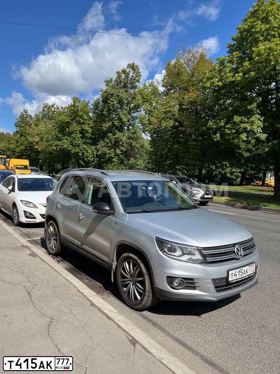 Фото автомобиля VOLKSWAGEN TIGUAN, 2013 — госномер Т415АК777. Цвет: СЕРЕБРИСТЫЙ