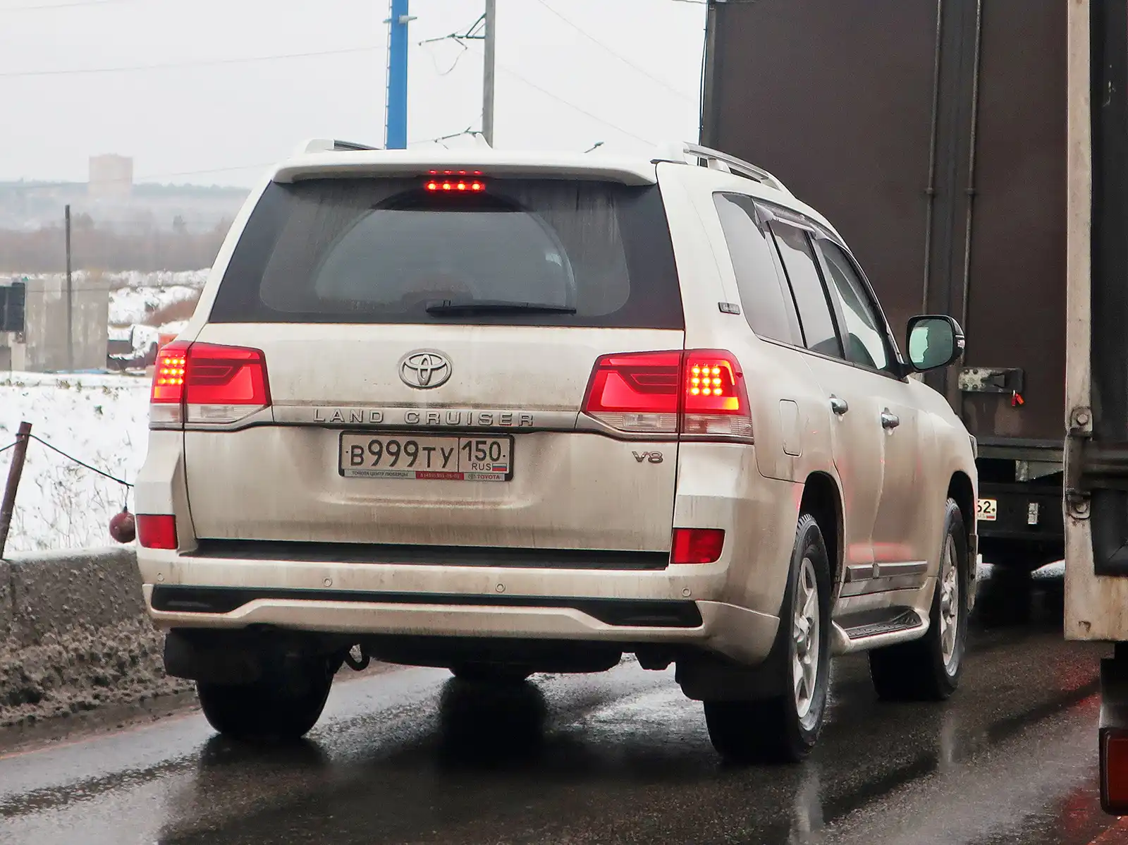 Фото автомобиля RENAULT SYMBOL, 2004 — госномер Р924КА152. Цвет: ТЕМНО-СЕРЫЙ