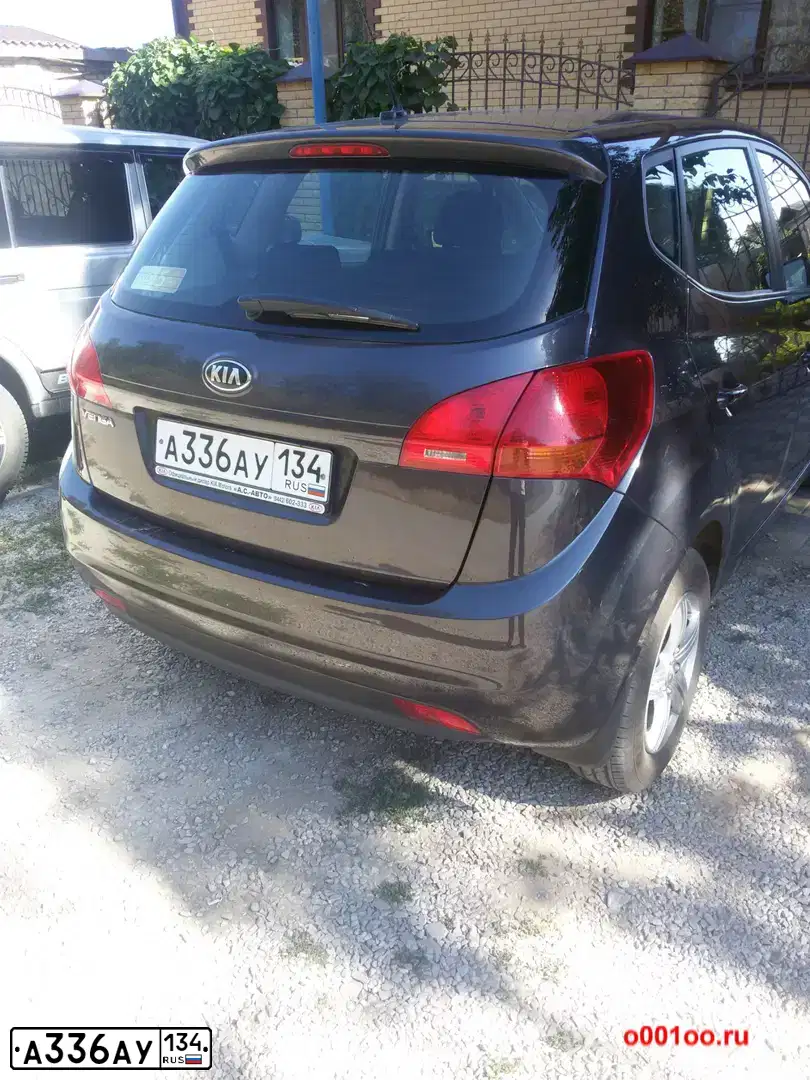 Фото автомобиля KIA VENGA, 2013 — госномер А336АУ134. Цвет: СЕРЫЙ
