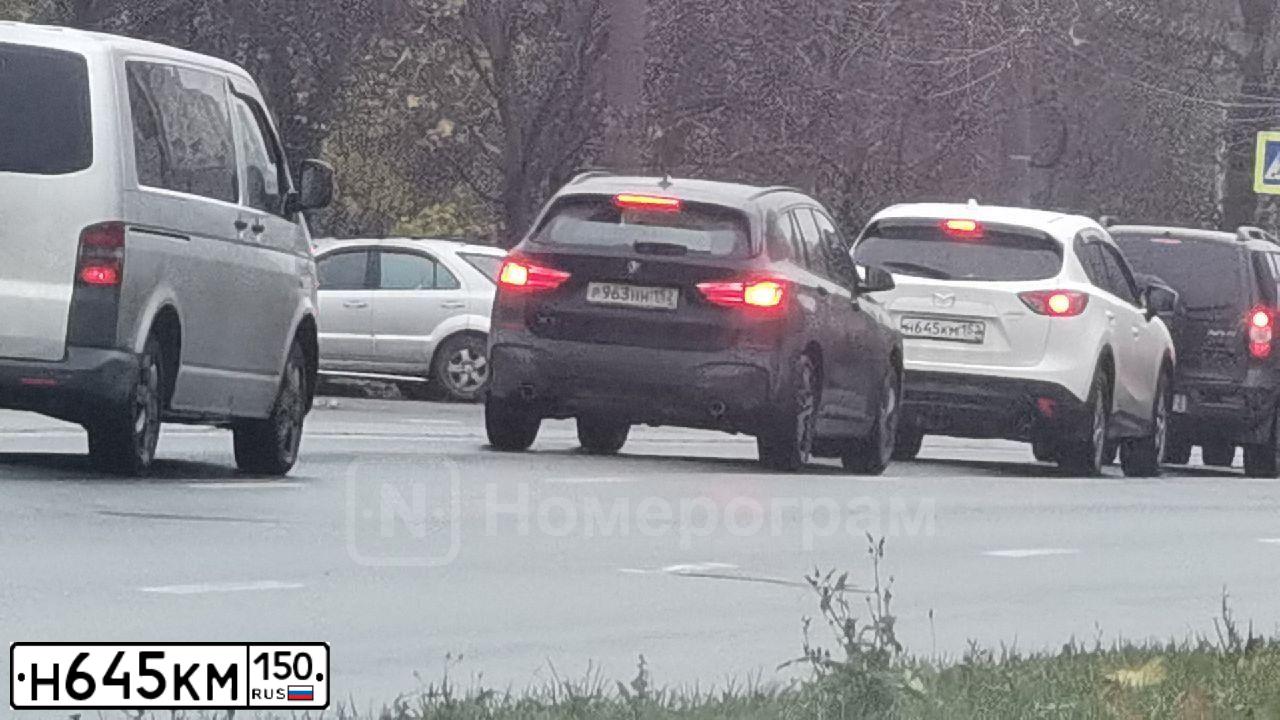 Фото автомобиля LADA 2121 NIVA, 2000 — госномер Н772ВР190. Цвет: Сине-зеленый