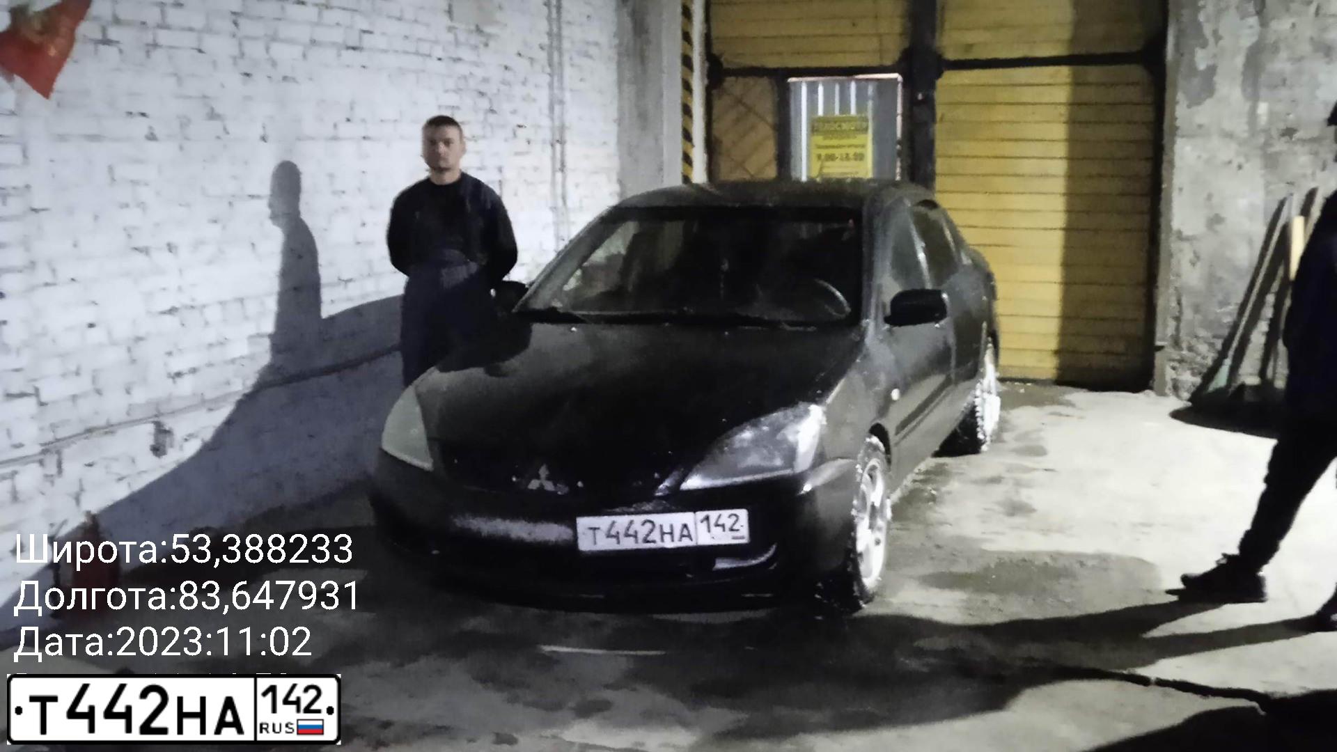 Фото автомобиля МИЦУБИСИ ЛАНСЕР 1.6, 2005 — госномер Т555РЕ142. Цвет: ЧЕРНЫЙ