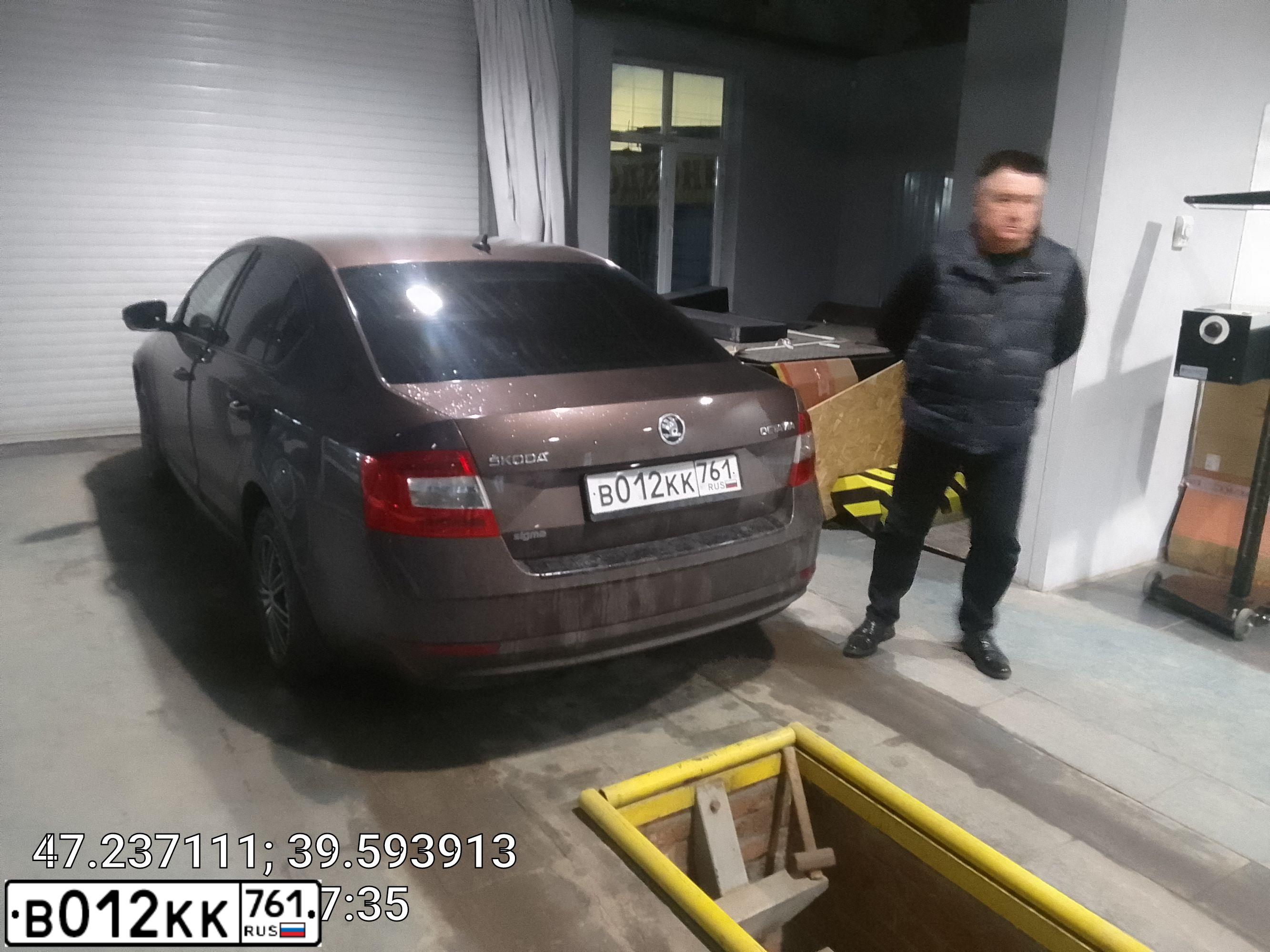 Фото автомобиля SKODA OCTAVIA, 2019 — госномер Е158АК198