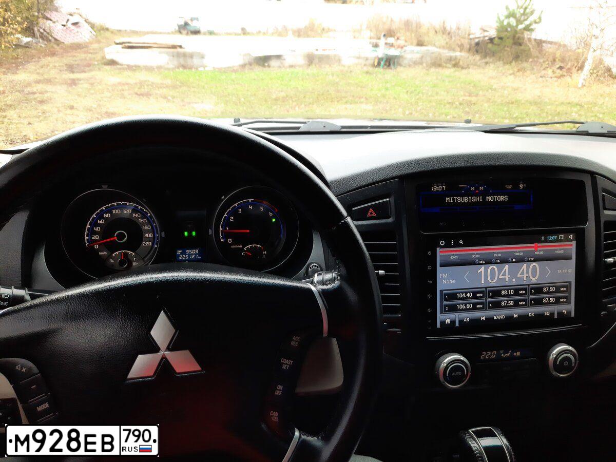 Фото автомобиля MITSUBISHI PAJERO, 2008 — госномер К867СВ164. Цвет: ЧЕРНЫЙ