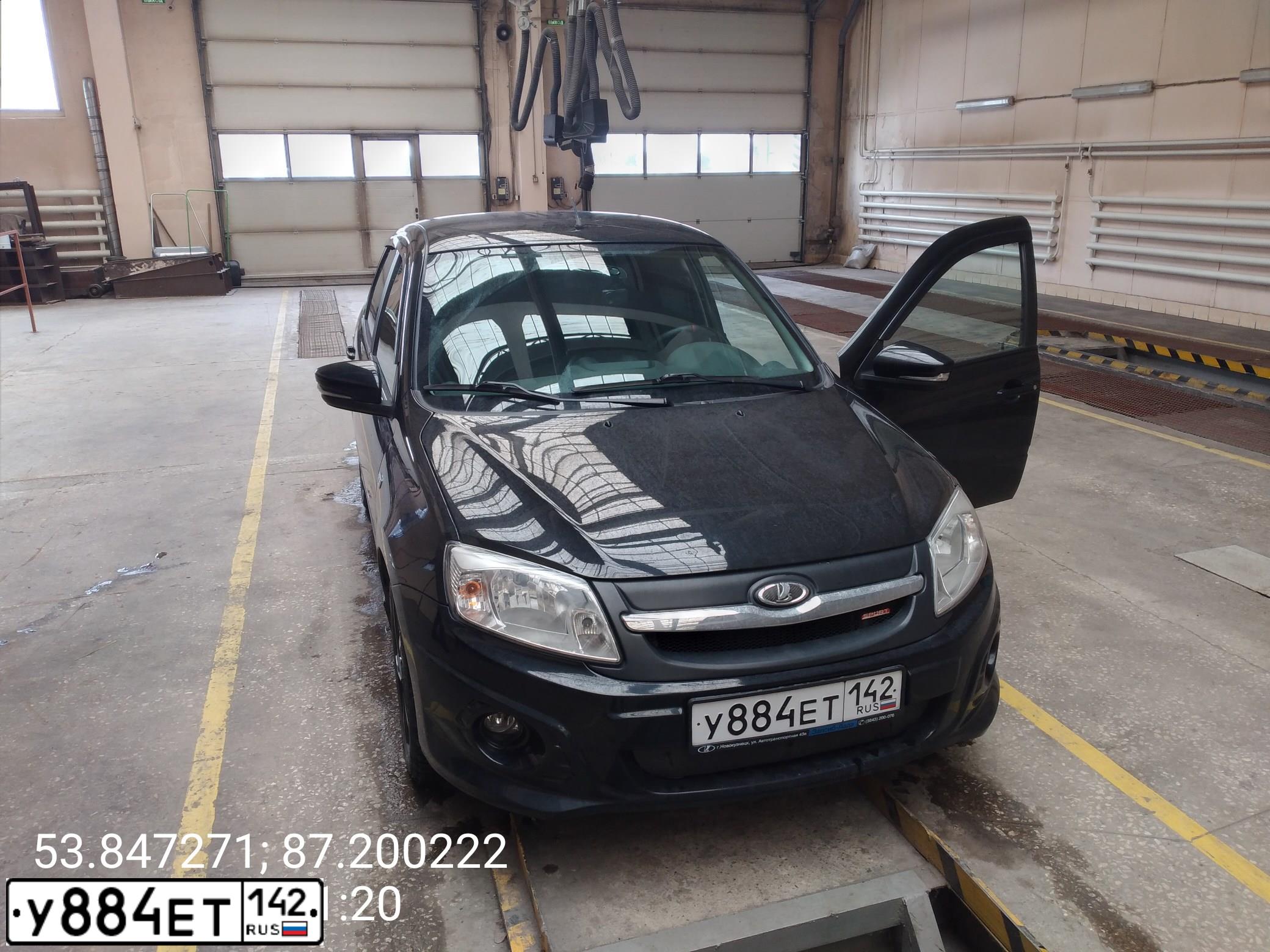 Фото автомобиля LADA 2190 GRANTA, 2016 — госномер У884ЕТ142. Цвет: ЧЕРНЫЙ