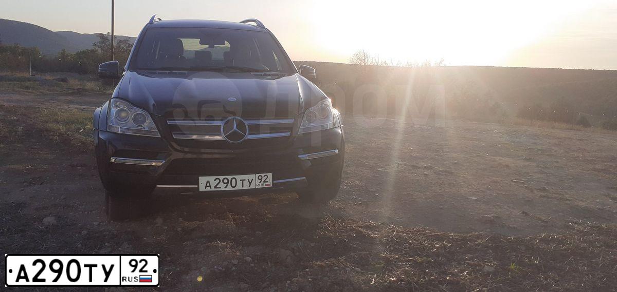 Фото автомобиля MERCEDES GL-KLASSE, 2013 — госномер Р888НУ31. Цвет: Белый