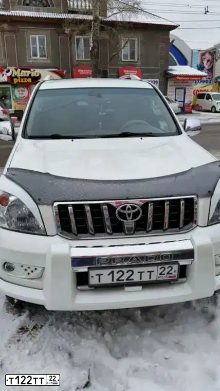 Фото автомобиля TOYOTA LANDCRUISER, 2006 — госномер Т122ТТ22. Цвет: БЕЛЫЙ