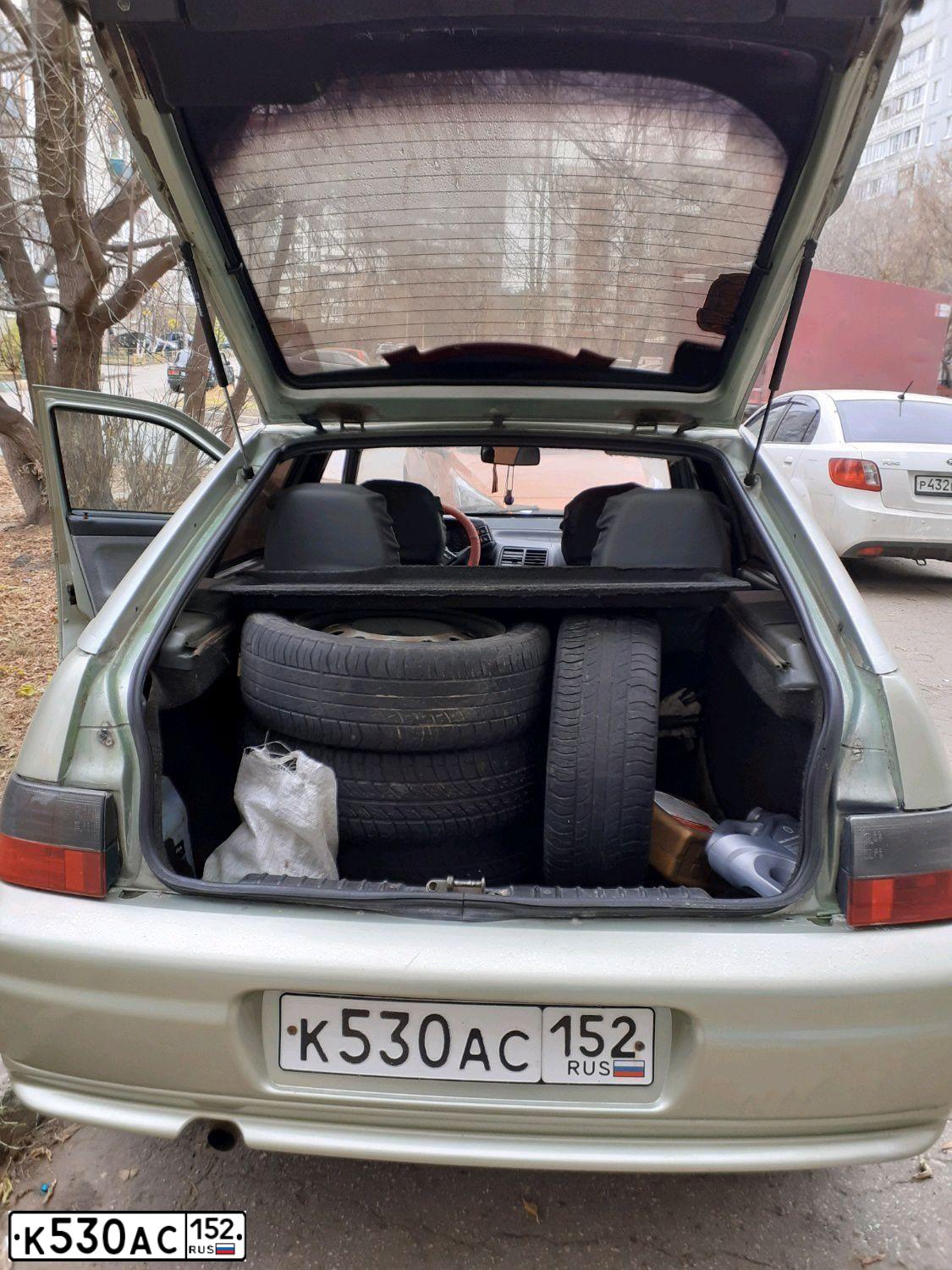 Фото автомобиля LADA 2112, 2005 — госномер К530АС152. Цвет: БЕЛО-ЗЕЛЕНЫЙ
