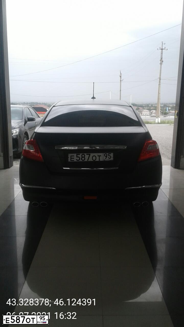 Фото автомобиля NISSAN TEANA, 2008 — госномер У383УА150. Цвет: ЧЕРНЫЙ