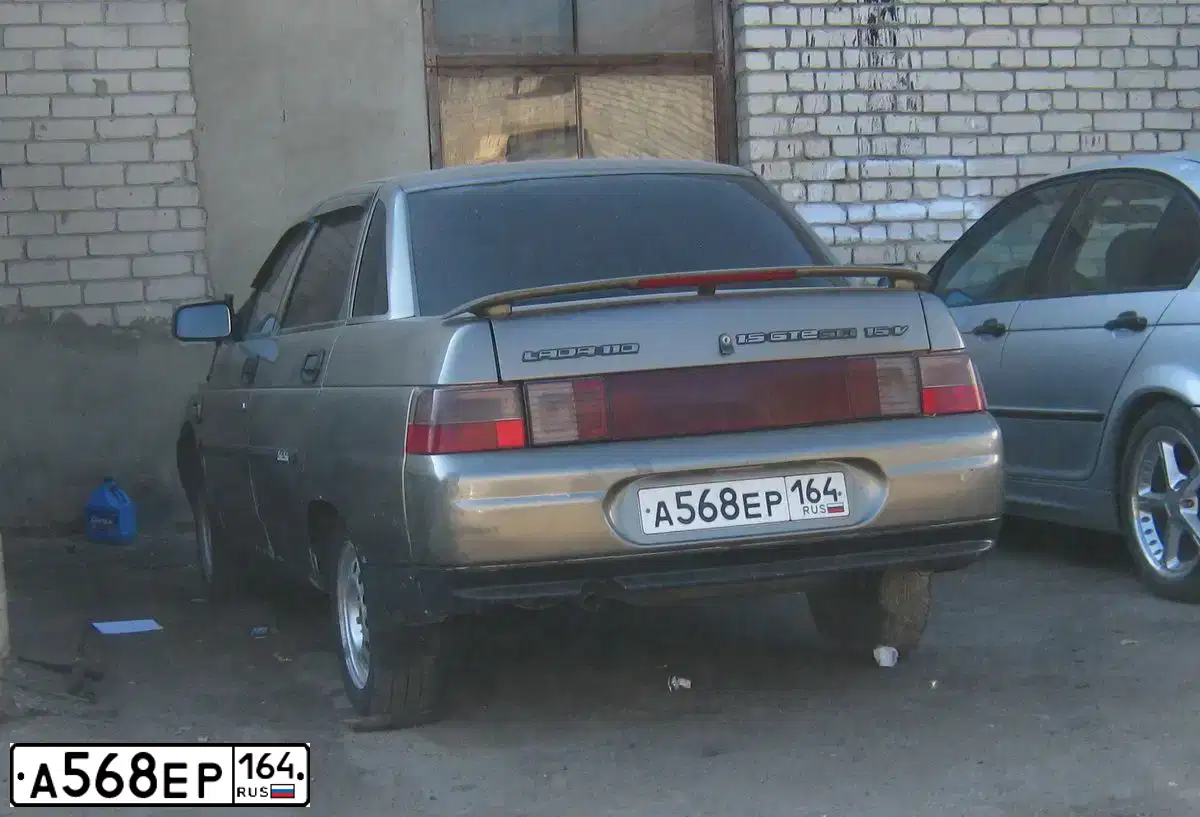 Фото автомобиля LADA 2110 LADA, 2000 — госномер О040ОО164. Цвет: СЕРЕБРИСТЫЙ СЕРО-ЗЕЛЕНЫЙ