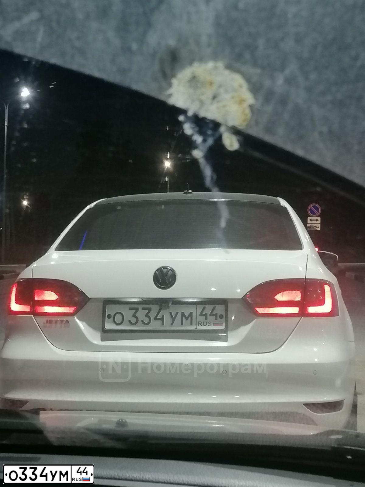 Фото автомобиля VOLKSWAGEN JETTA, 2013 — госномер О006СР44. Цвет: Белый черный 