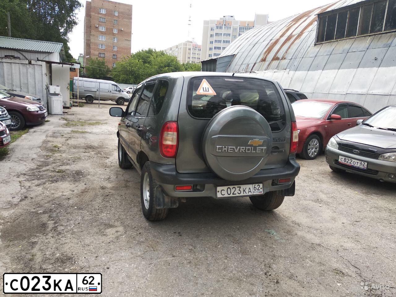 Фото автомобиля CHEVROLET NIVA, 2005 — госномер К458ВМ797. Цвет: ТЕМНО-СЕРЫЙ МЕТАЛЛИК