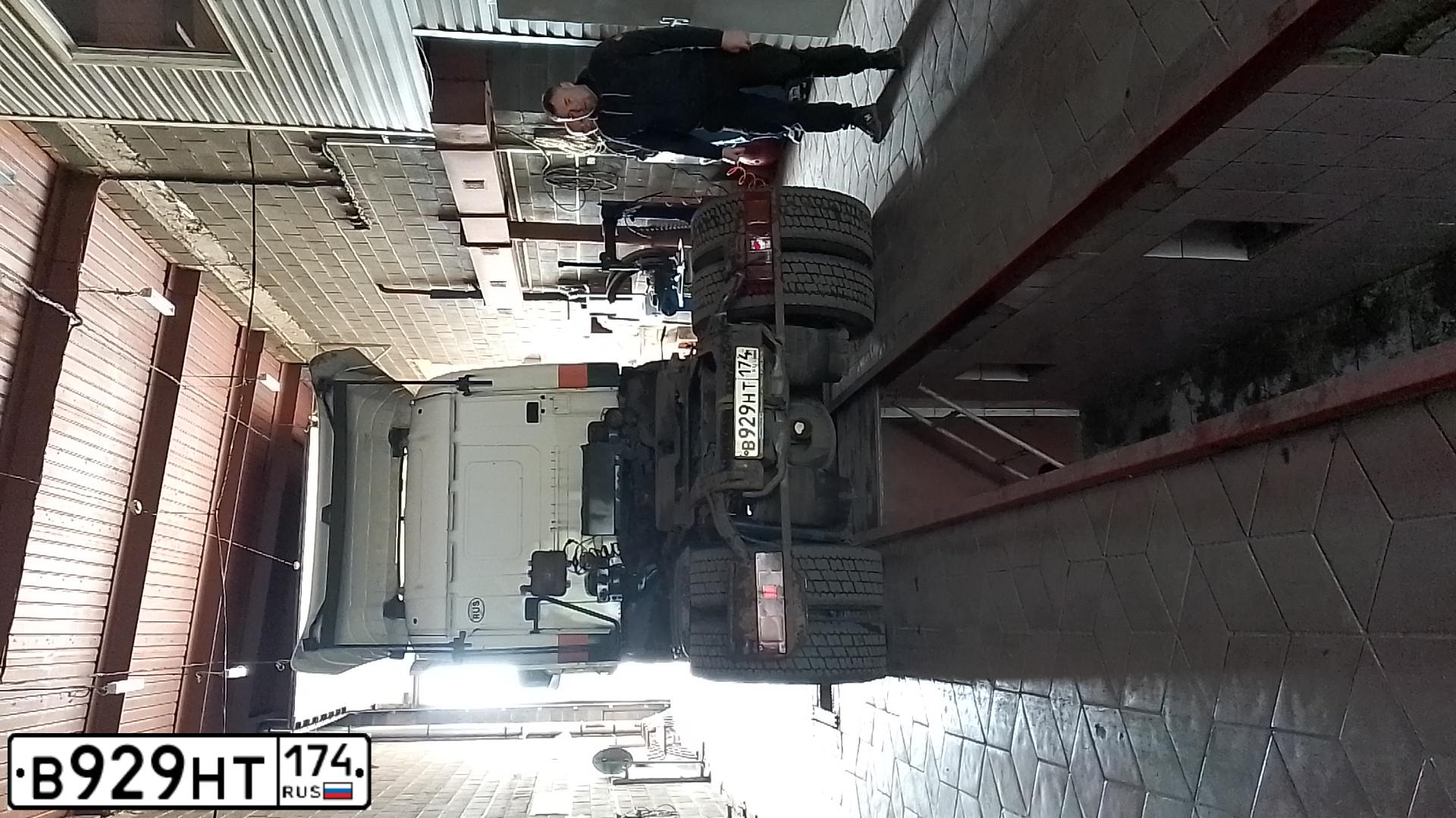 Фото автомобиля SCANIA SERIE P /4X2/, 1998 — госномер О453НН56. Цвет: БЕЛО-ЗЕЛЕНЫЙ
