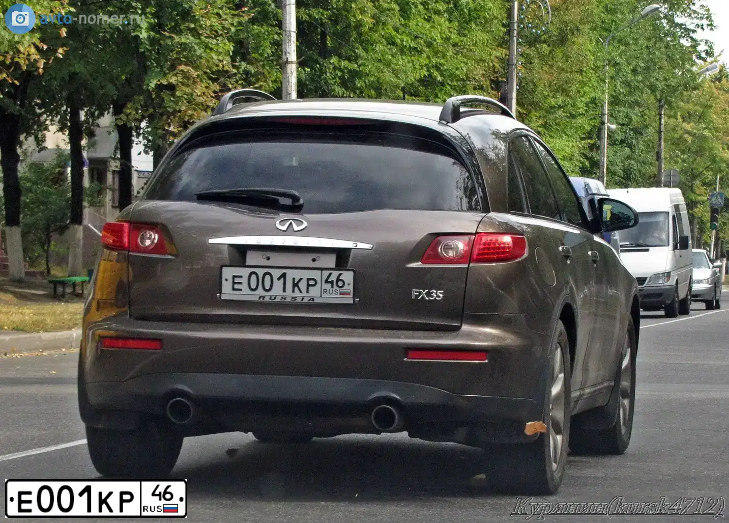 Фото автомобиля INFINITI QX70 /FX/, 2003 — госномер Е001КР46. Цвет: Коричневый