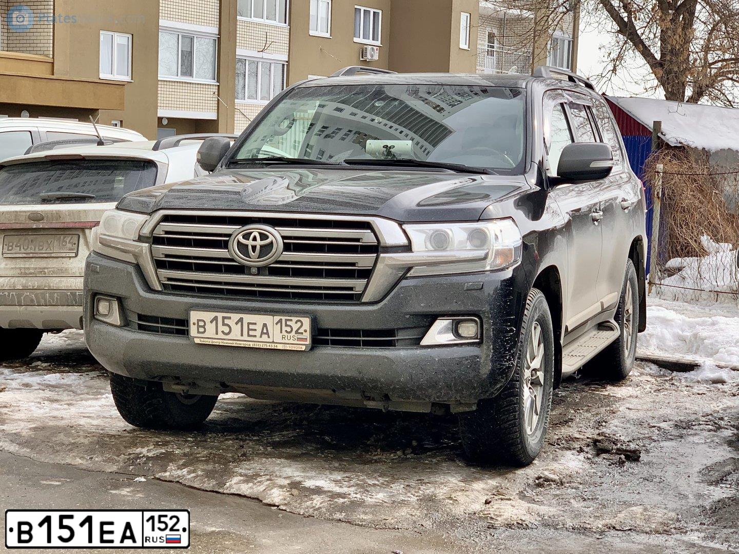 Фото автомобиля TOYOTA LANDCRUISER, 2010 — госномер В151ЕА152. Цвет: СЕРЫЙ