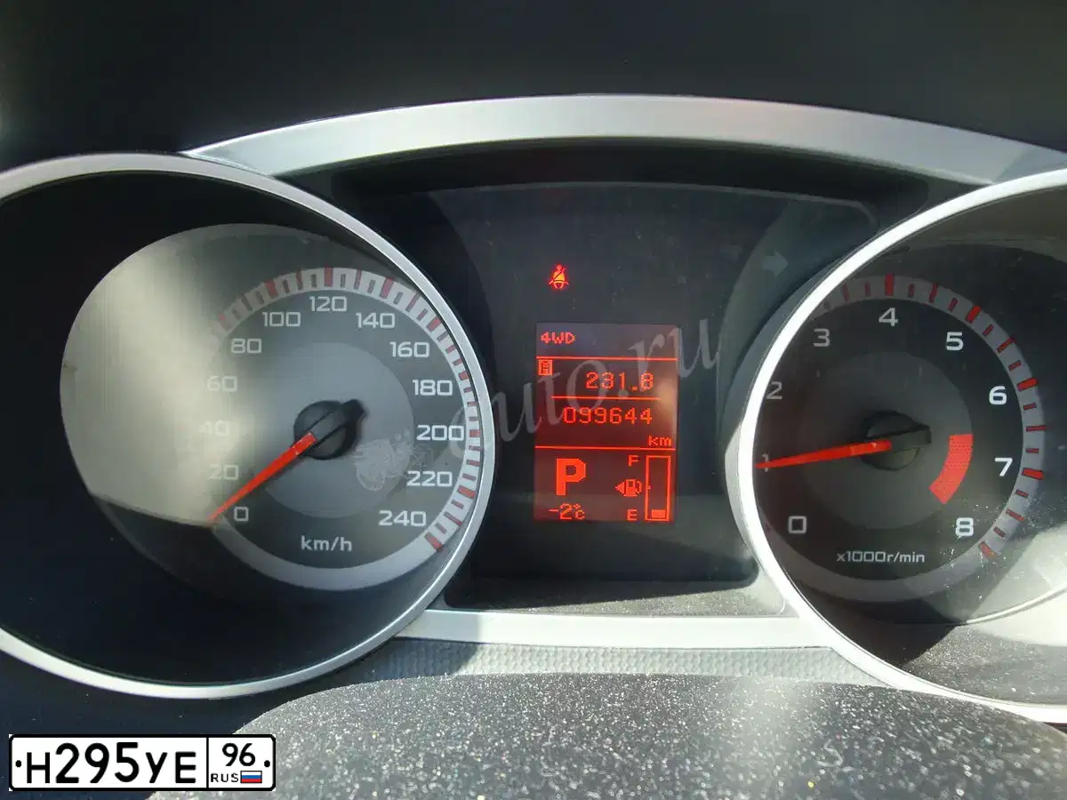 Фото автомобиля MITSUBISHI OUTLANDER, 2007 — госномер Н295УЕ96. Цвет: БЕЛЫЙ