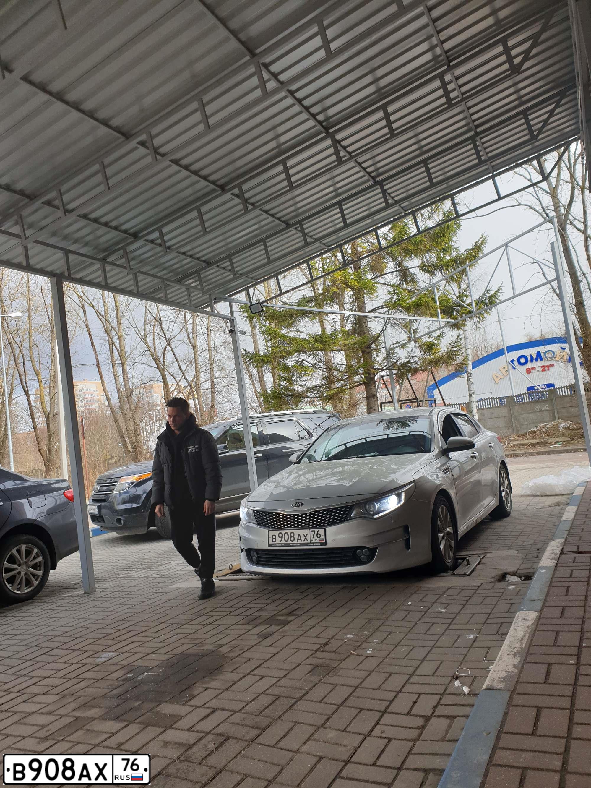 Фото автомобиля KIA MAGENTIS / OPTIMA, 2017 — госномер Т799КН39. Цвет: СЕРЕБРИСТЫЙ