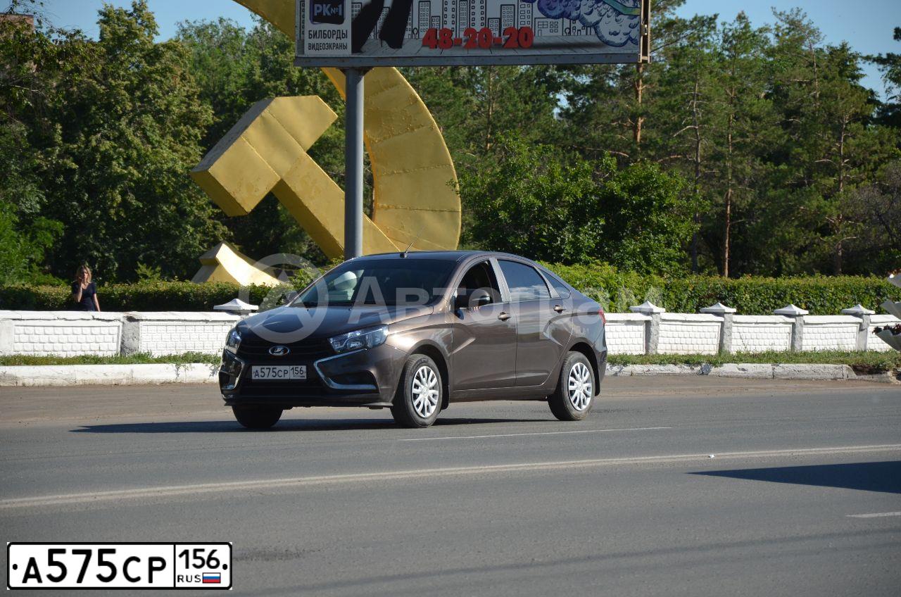 Фото автомобиля LADA VESTA, 2019 — госномер А575СР156. Цвет: Коричневый