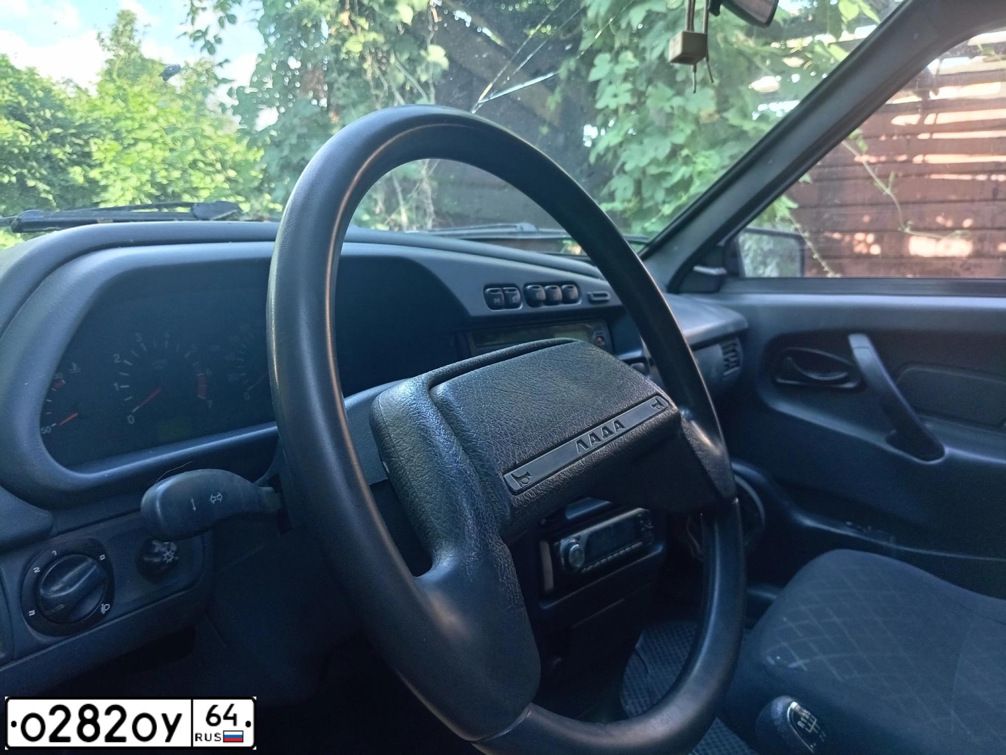 Фото автомобиля LADA 2114 SAMARA, 2008 — госномер О282ОУ64. Цвет: СВЕТЛО СЕРЕБРИСТЫЙ МЕТАЛЛ