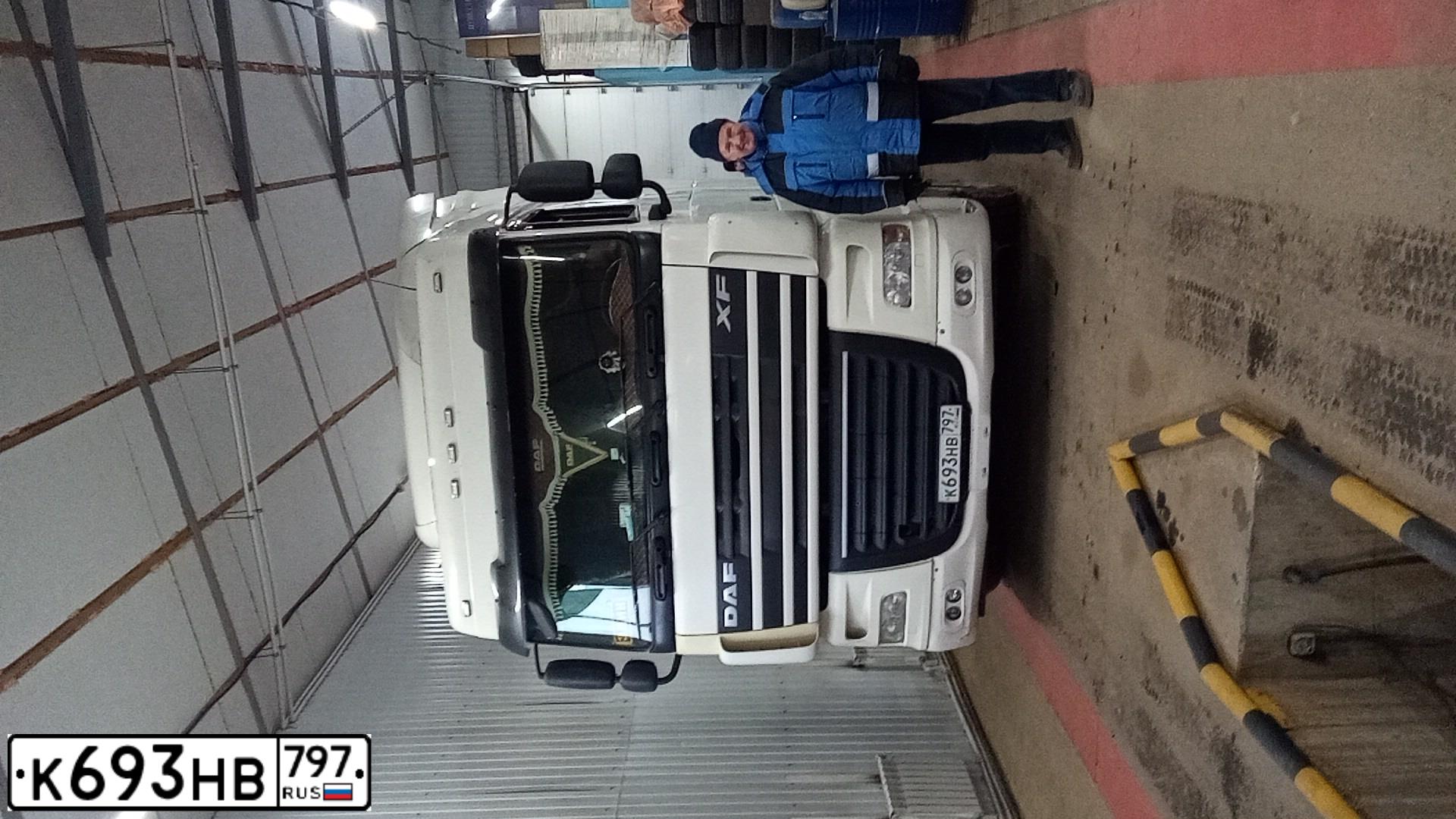 Фото автомобиля DAF XF 105 FT /4X2/, 2017 — госномер К693НВ797. Цвет: Белый