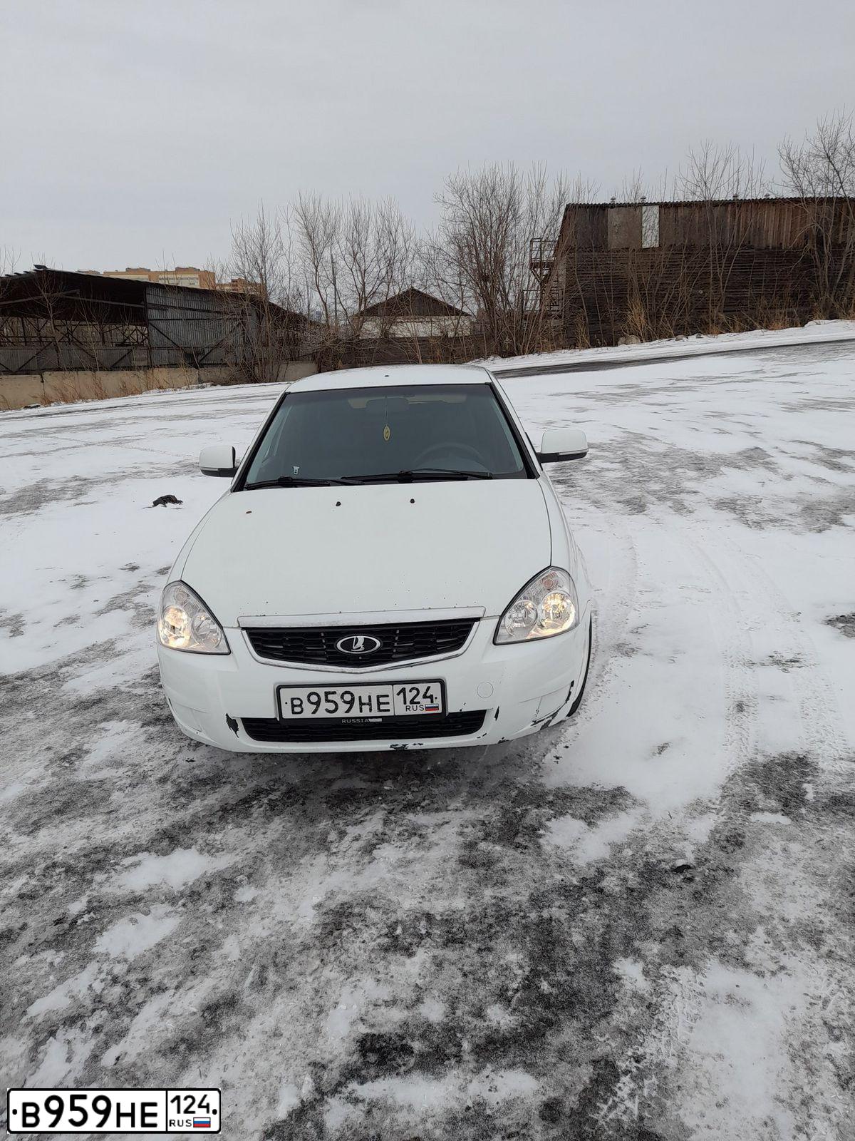 Фото автомобиля LADA 2172 PRIORA, 2012 — госномер В959НЕ124. Цвет: Белый