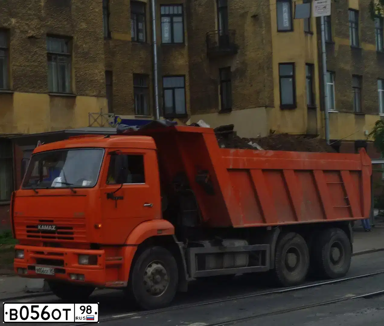 Фото автомобиля KAMAZ 6520, 2007 — госномер Е737ЕН147