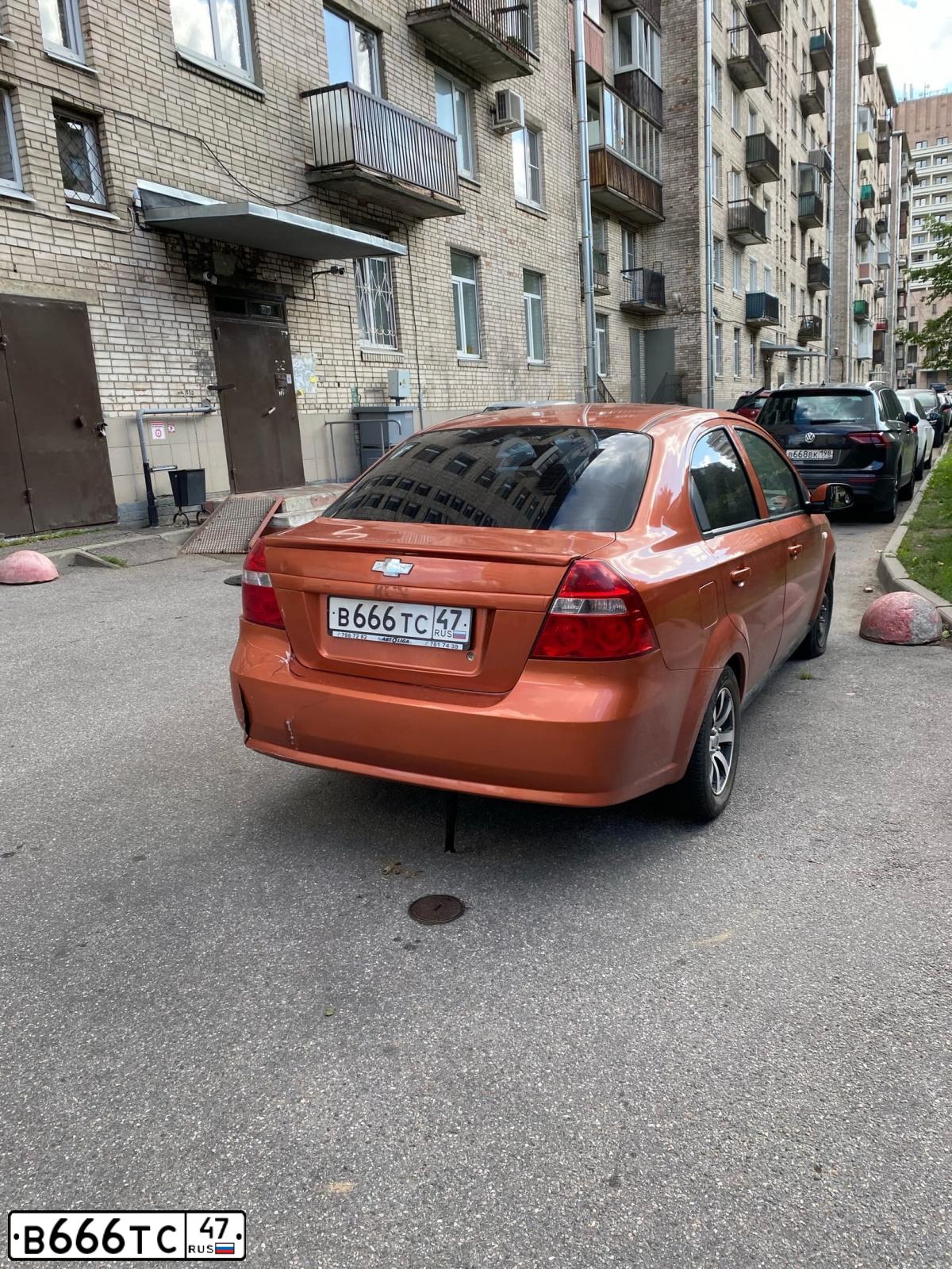 Фото автомобиля FORD FOCUS, 2013 — госномер В666ТС47. Цвет: Белый