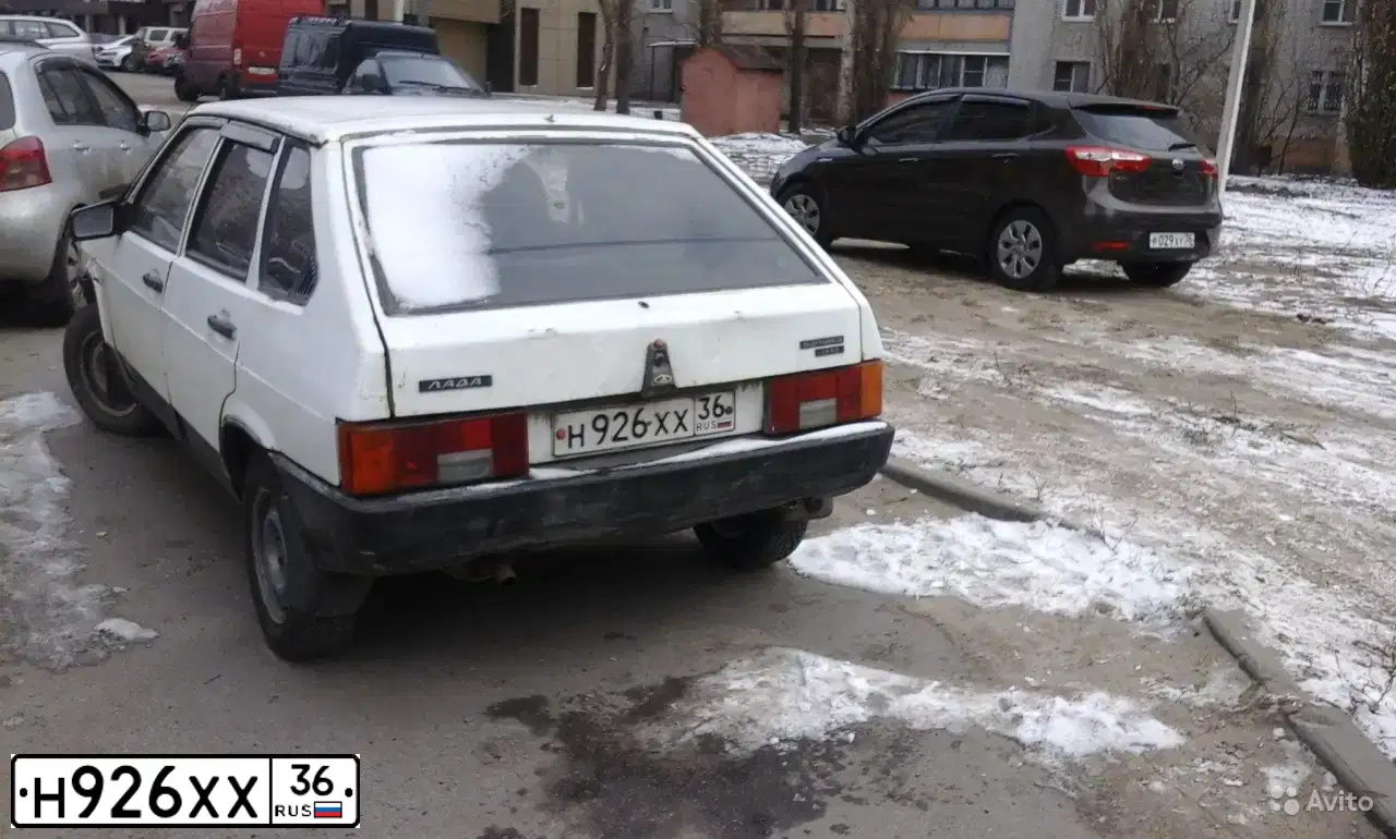 Фото автомобиля LADA 2109 SAMARA, 1988 — госномер Х019СК50. Цвет: Белый