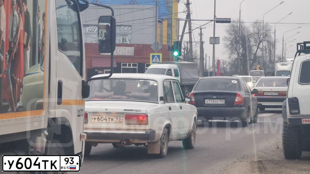 Фото автомобиля LADA 2107, 2010 — госномер У604ТК93. Цвет: БЕЛЫЙ