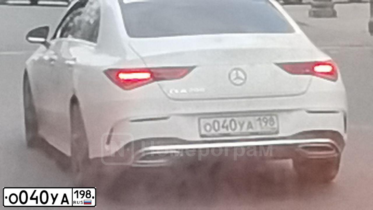 Фото автомобиля MERCEDES CLA-KLASSE, 2019 — госномер О040УА198. Цвет: Белый