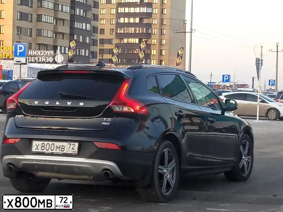 Фото автомобиля NISSAN QASHQAI, 2012 — госномер Х800МВ72. Цвет: Серый