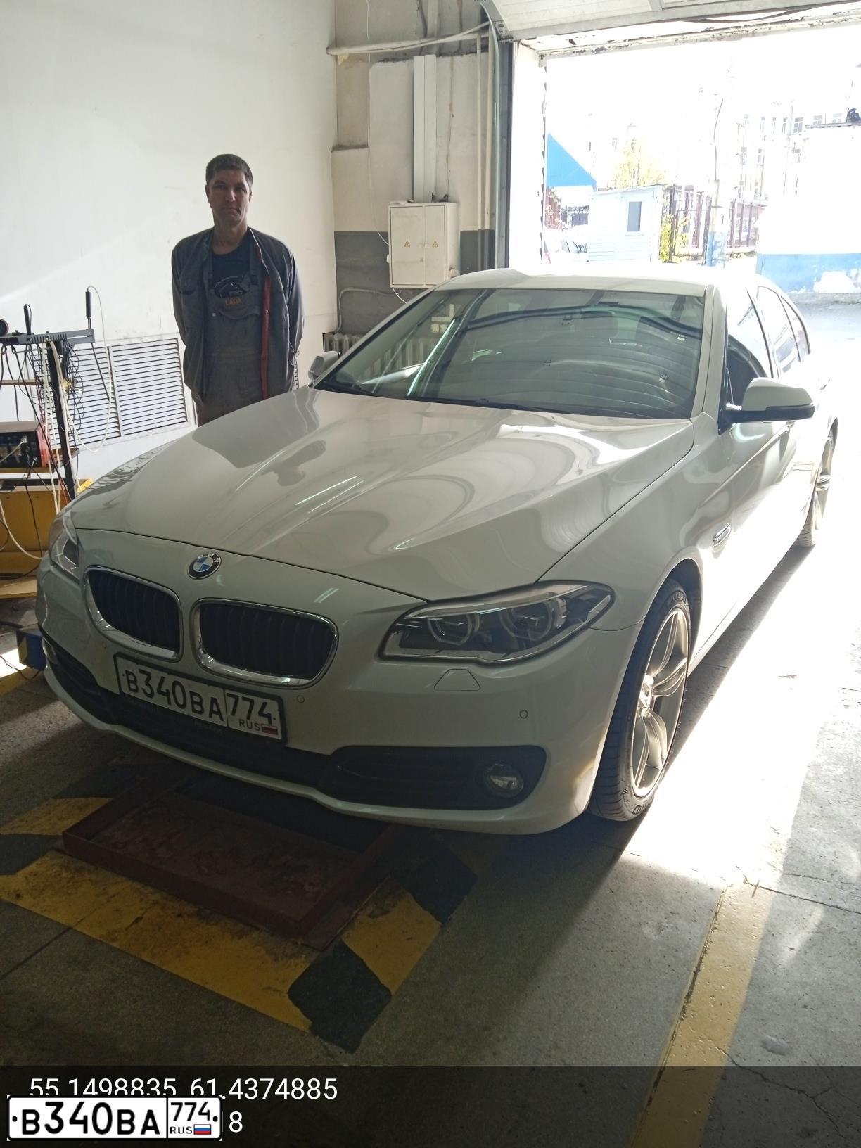 Фото автомобиля BMW 528I, 2016 — госномер Р825ХЕ774