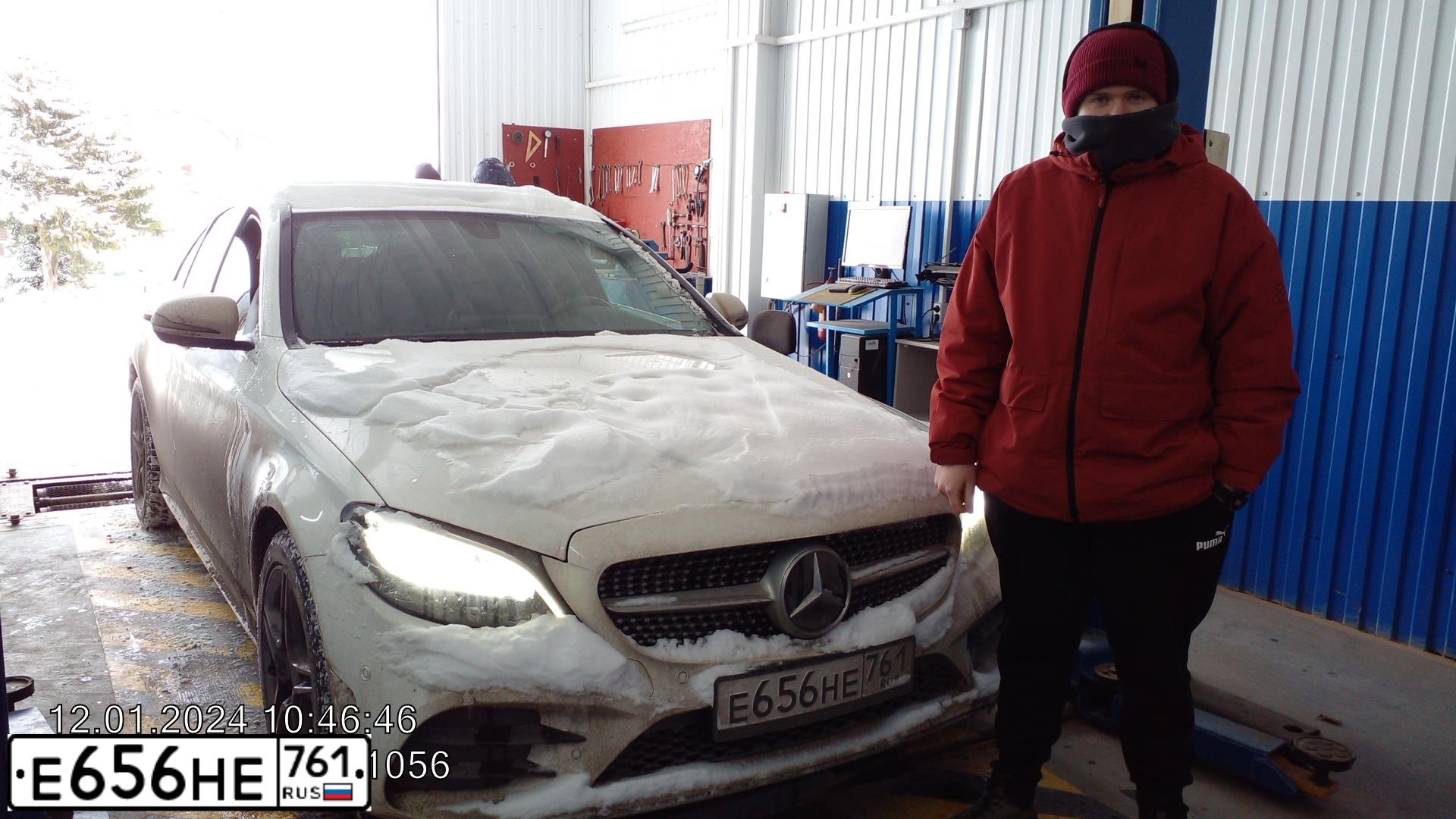Фото автомобиля MERCEDES-BENZ C-CLASS, 2020 — госномер Е656НЕ761. Цвет: Белый