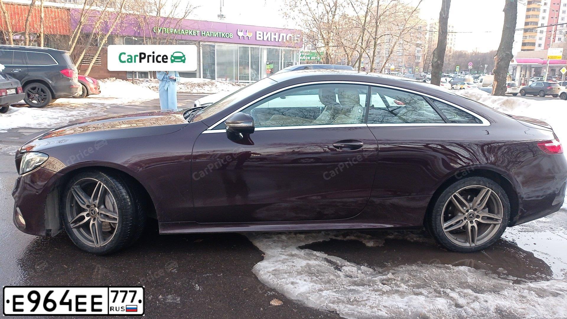 Фото автомобиля MERCEDES E-KLASSE, 2016 — госномер Е964ЕЕ777. Цвет: Белый