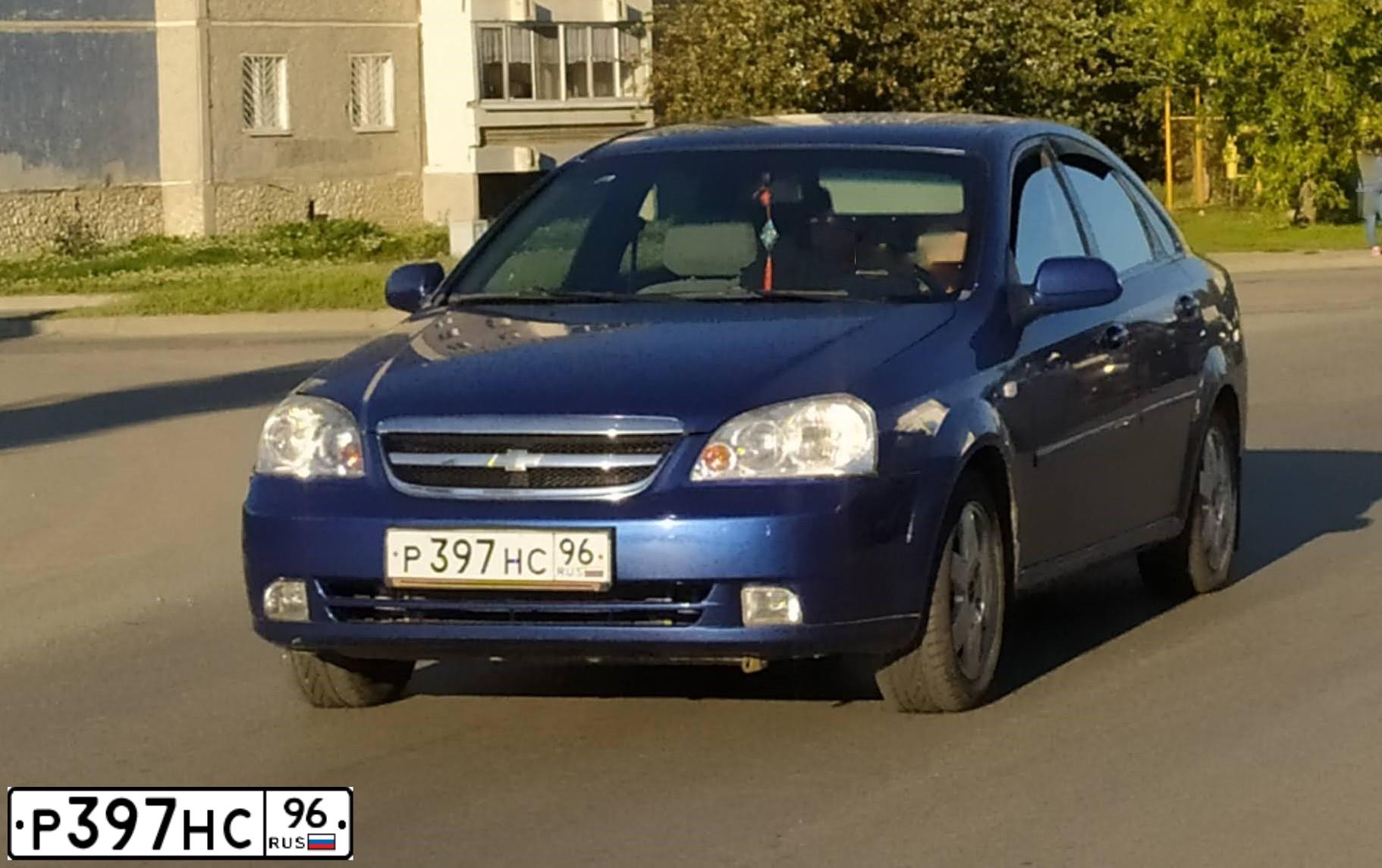 Фото автомобиля CHEVROLET LACETTI, 2008 — госномер Р397НС96. Цвет: СИНИЙ