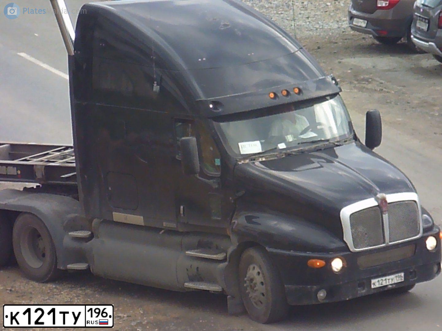 Фото автомобиля KENWORTH T, 2002 — госномер К121ТУ196. Цвет: ЧЕРНЫЙ