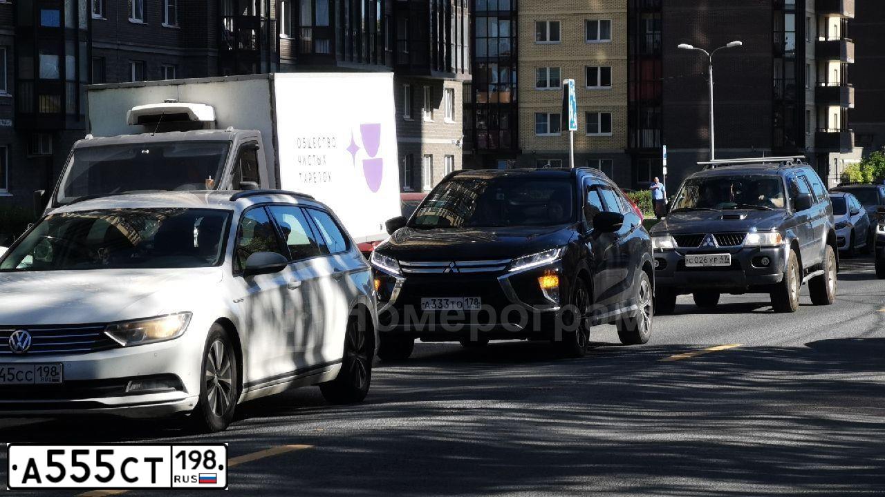 Фото автомобиля HYUNDAI ELANTRA, 2018 — госномер У078АР198. Цвет: БЕЛЫЙ